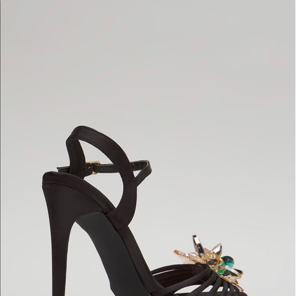 Flower pendent heel 🌸🌸🌸 - Picture 2 of 6